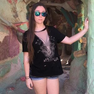 Black v neck mesh tee